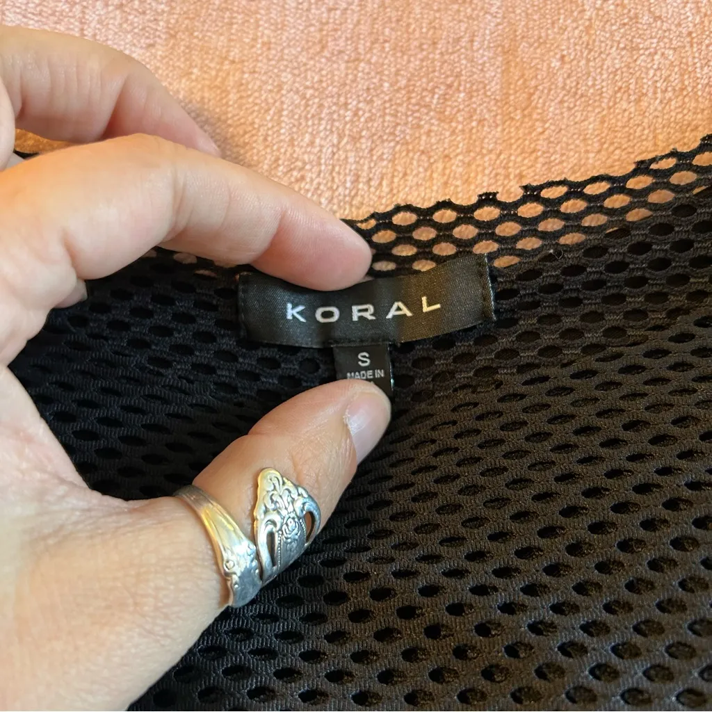Koral black double layer short sleeve top with mesh lining size S athleisure - Image 5