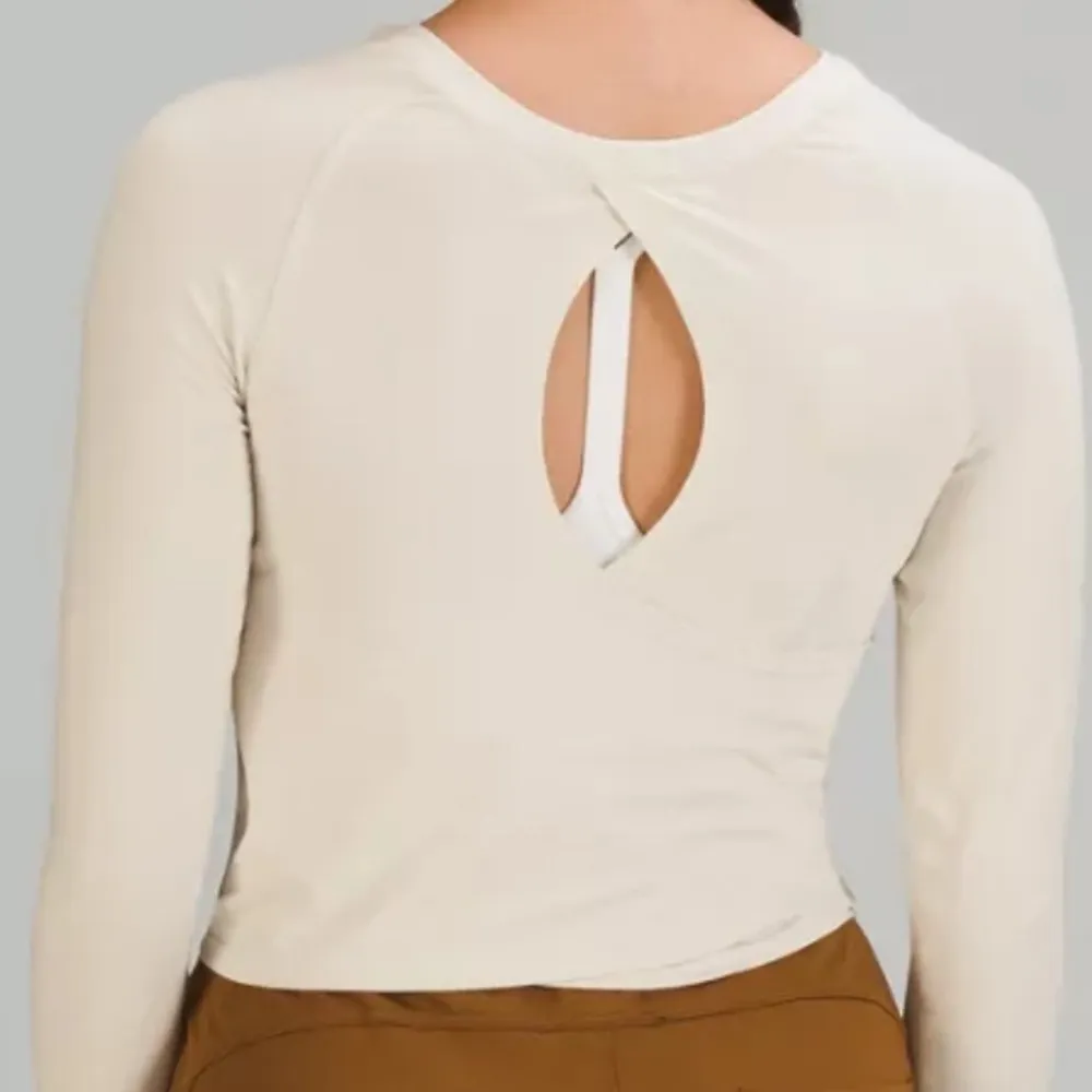 Lululemon LA Keyhole Reversible Long Sleeve Top in Ripened Raspberry - Image 10