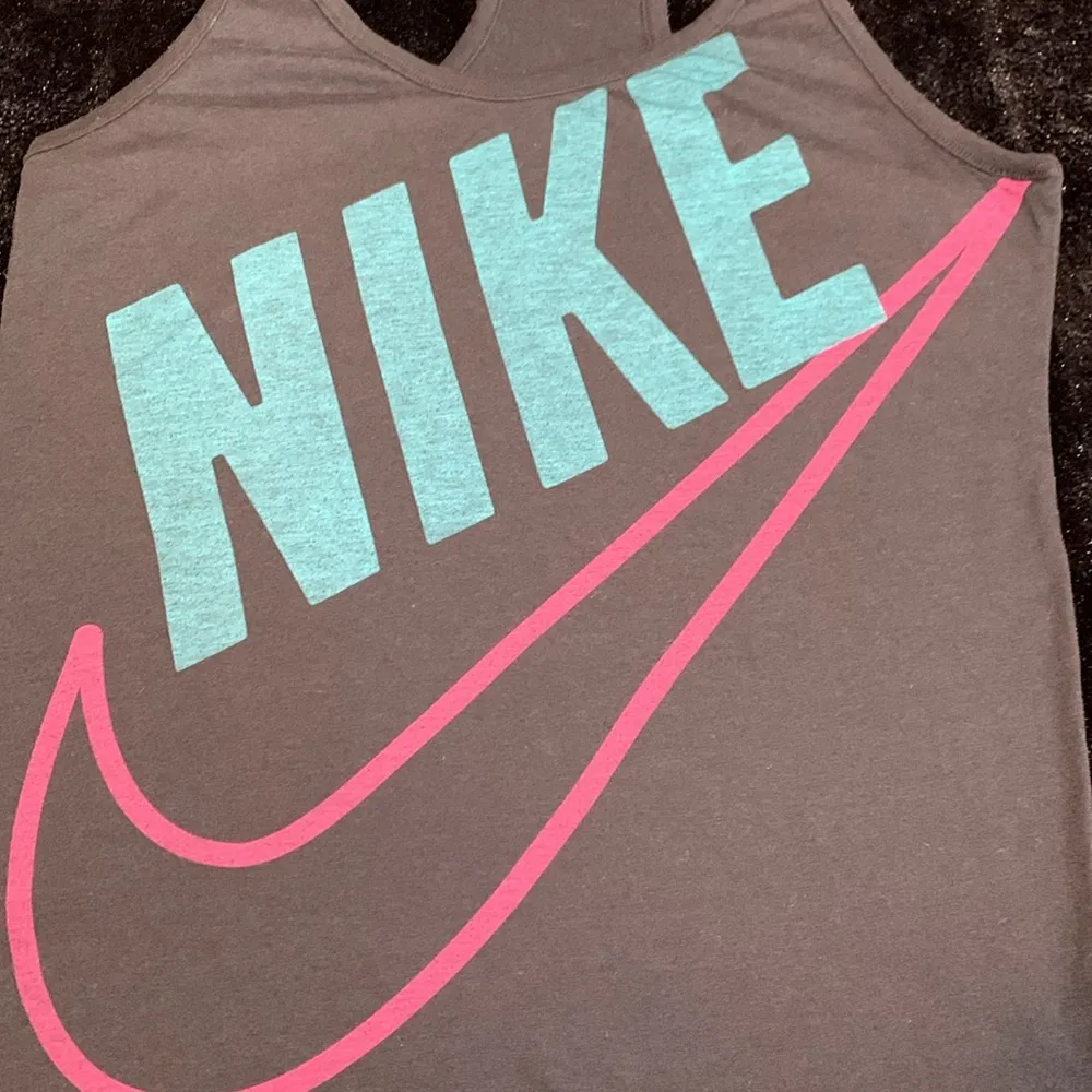 Women’s Black Nike Pink Swoosh Sportswear Athletic Racerback Tank Top Medium - Image 5