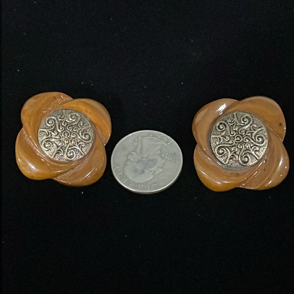 Vintage 80s resin flower design clip earrings Silver - Image 4