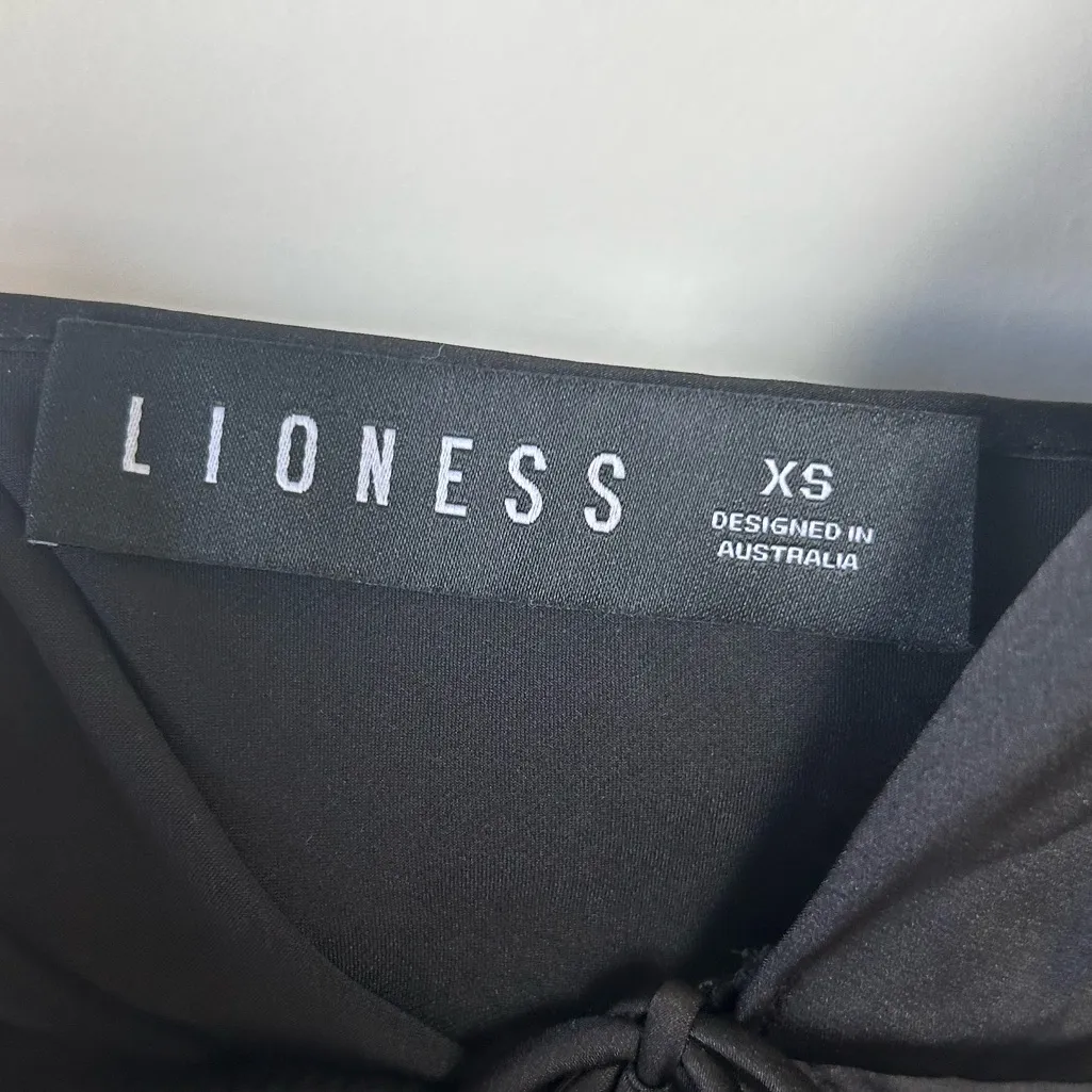 Lioness Mariah Asymmetrical Tie Cami in Onyx Black Size X-Small Gently Used - Image 6