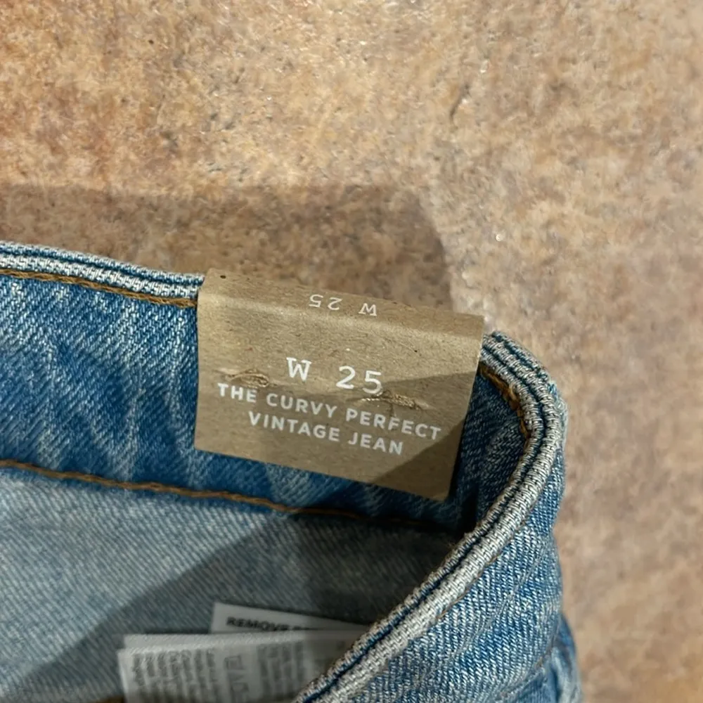 Madewell The Curvy Perfect Vintage Jean size 25 - Image 3