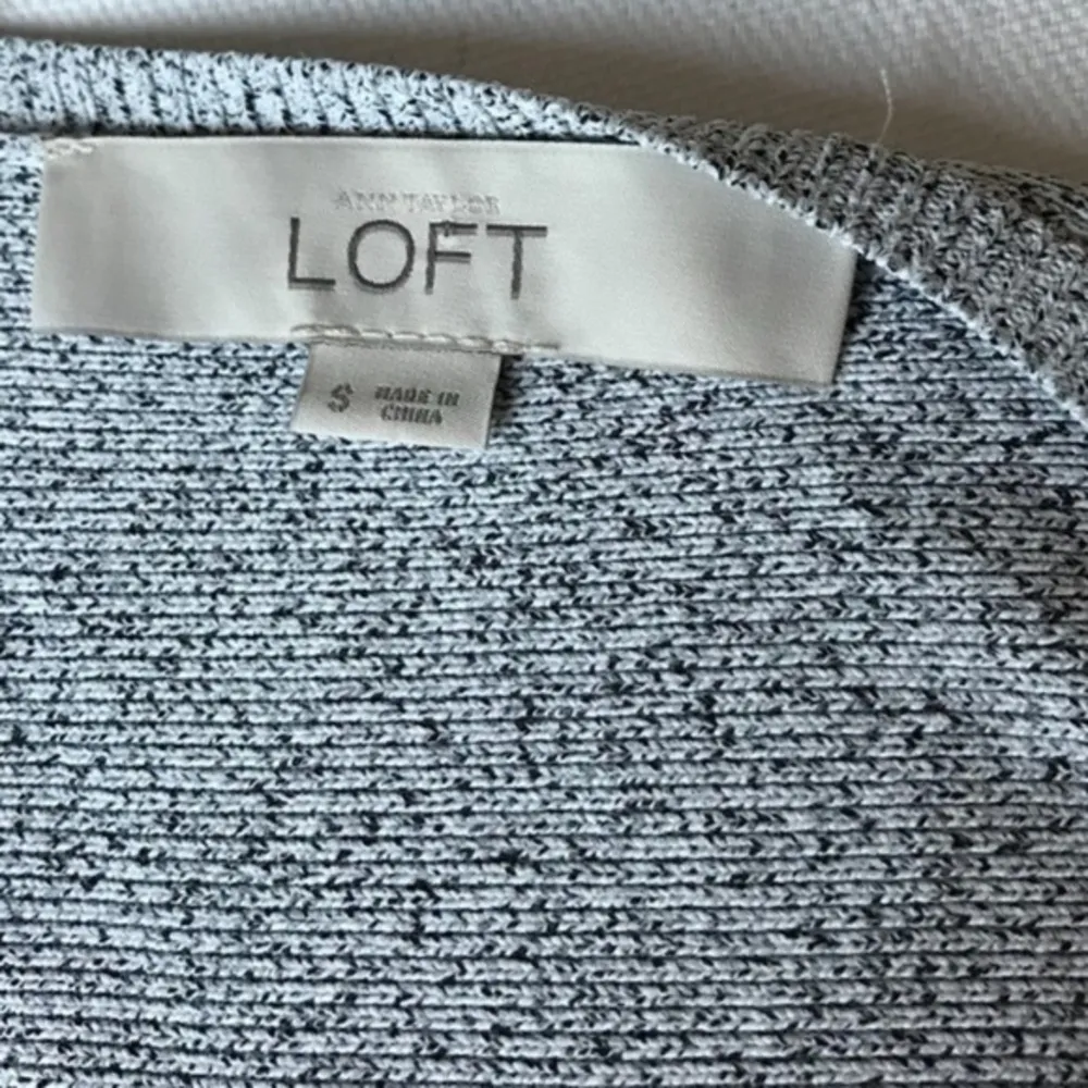 Loft • Grey Crewneck Marled Sweater - Image 10