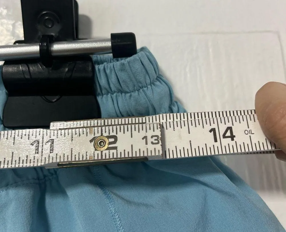 Lululemon Hotty Hot low rise lined short 2.5 inseam size 8 - Image 6