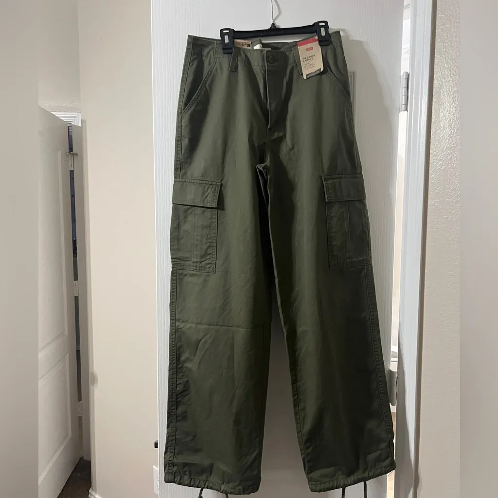 Levi's Green Cargo Pants - Image 5