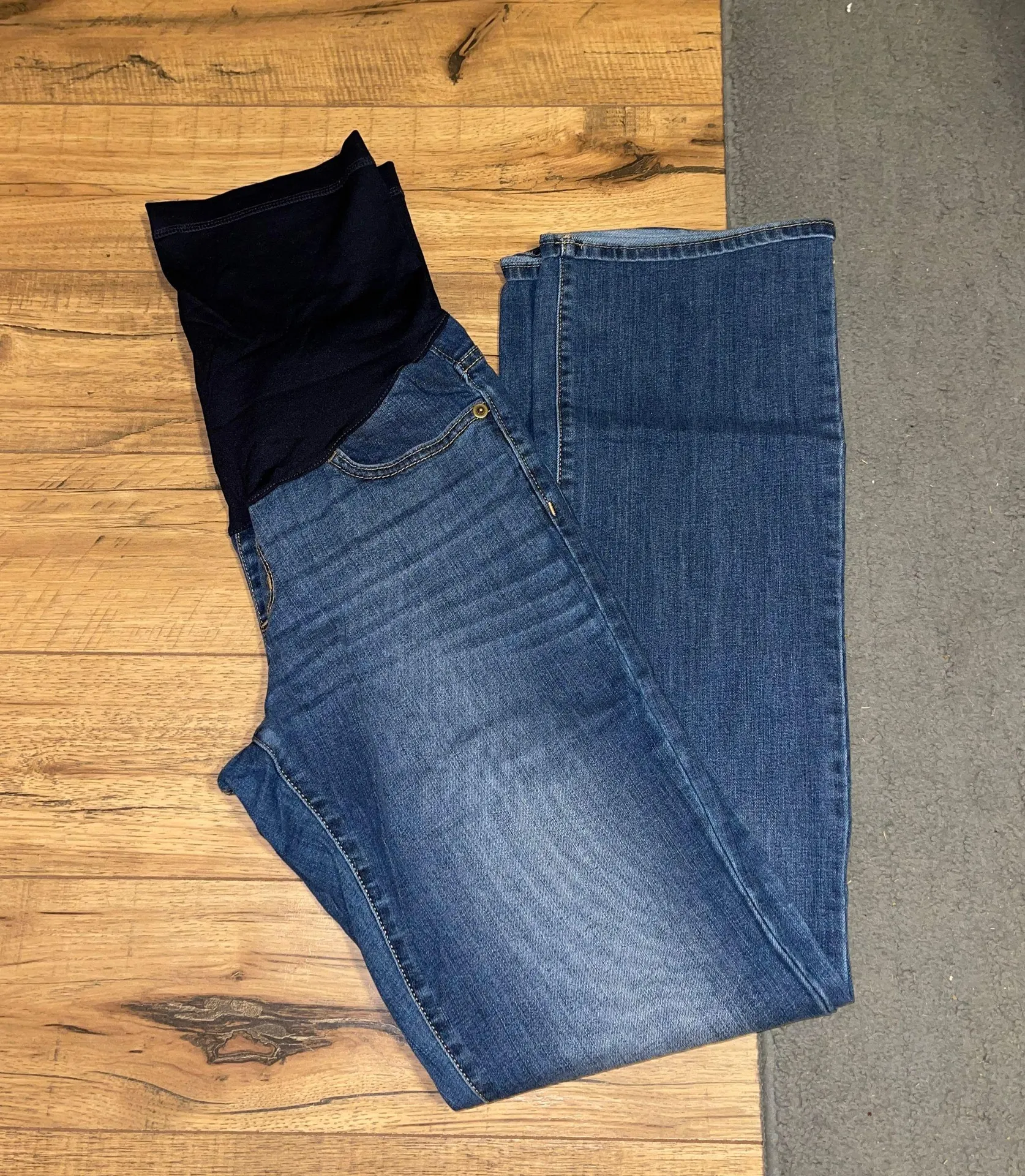 Liz Lange Maternity Jeans - Image 2