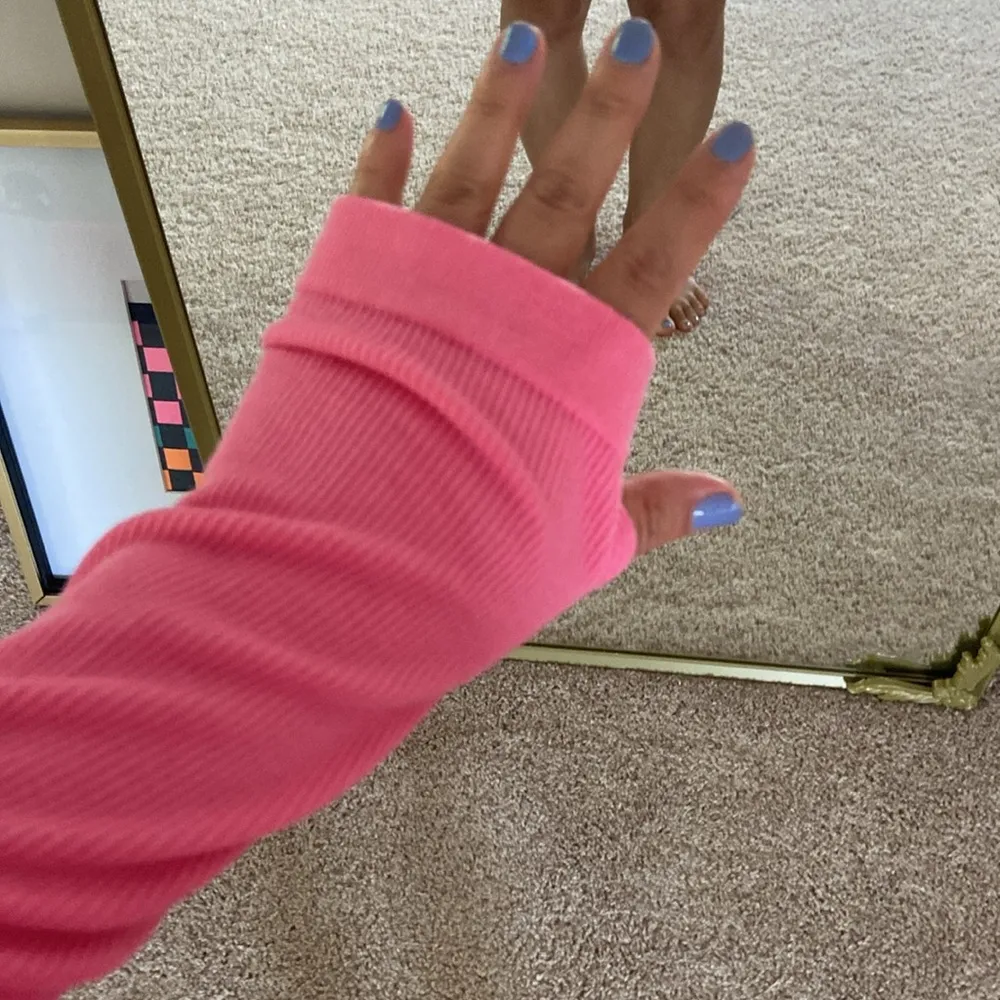 activewear top. S - Image 4