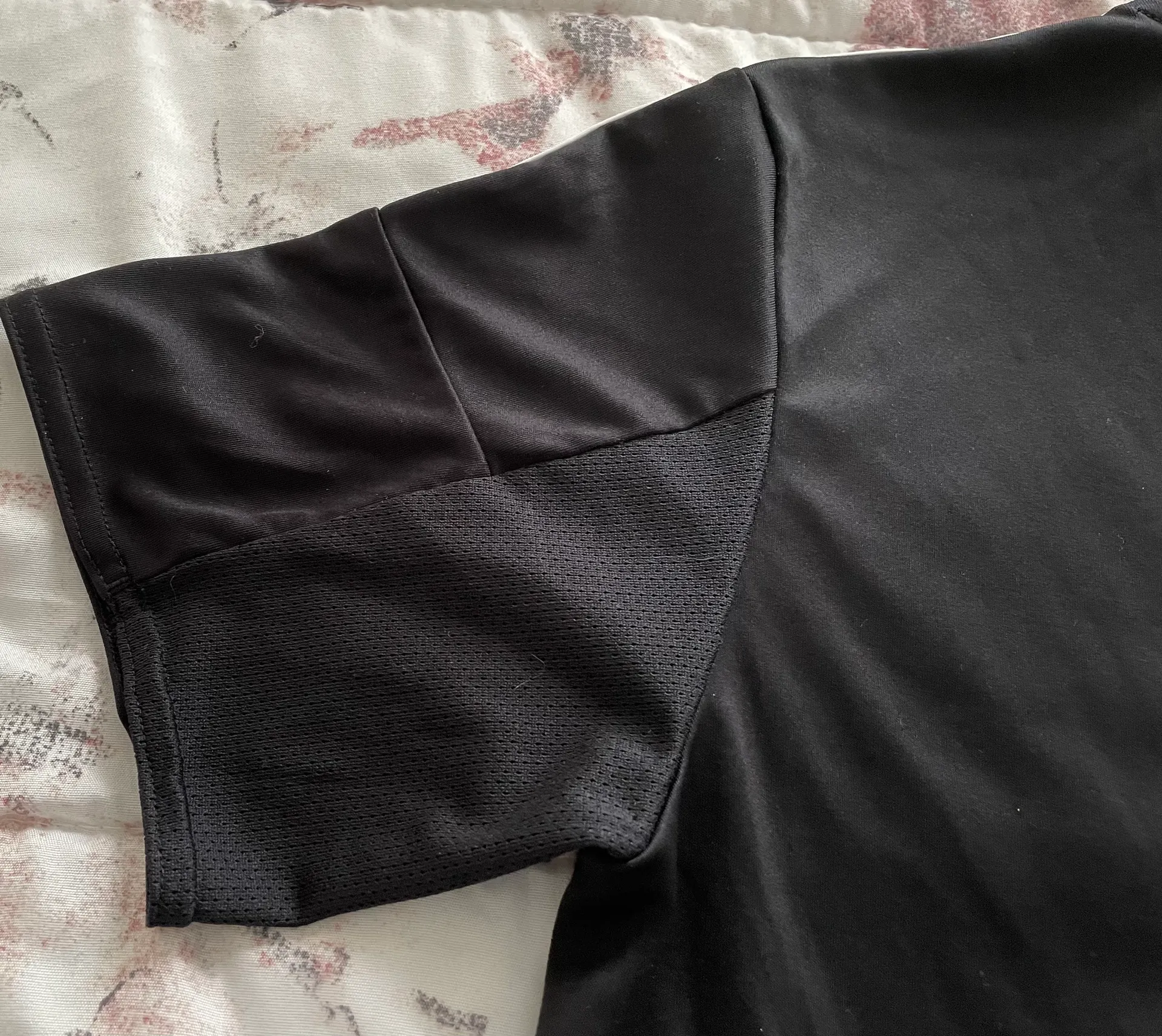 Adidas Climacool V-neck Short Sleeve Black Soccer Jersey Top, size M - Image 14