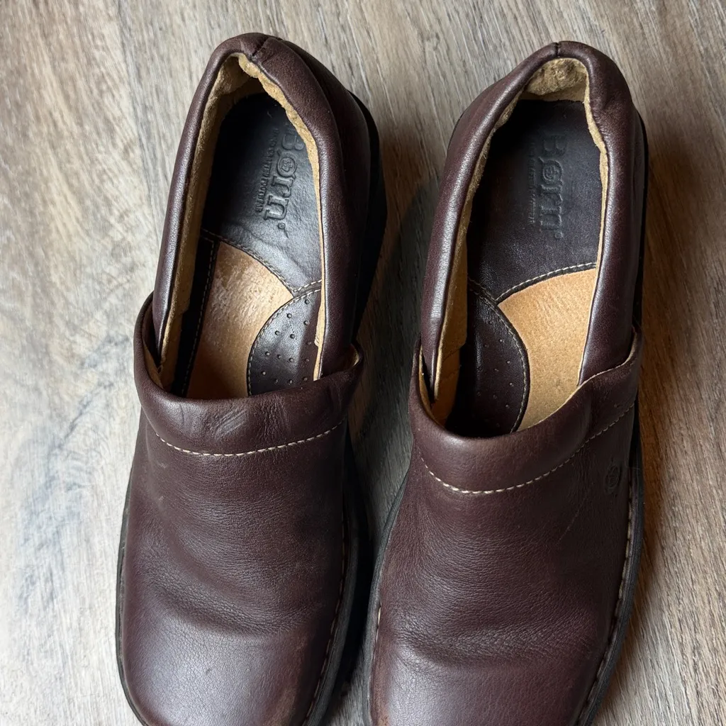Born Toby Duo Brown Leather Clogs | Size 8 - Image 11