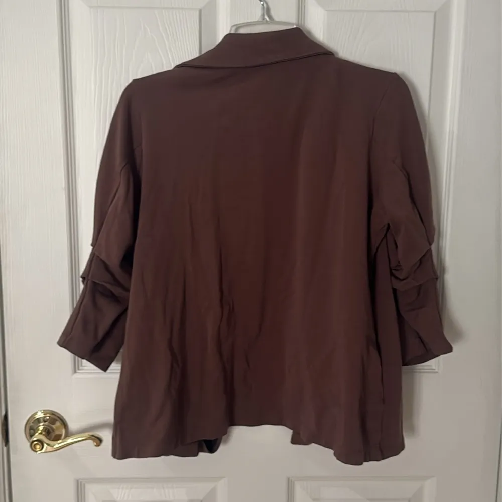 Brown Women's Jacket 3/4 sleeve cinched dear scarlet size medium - Image 3