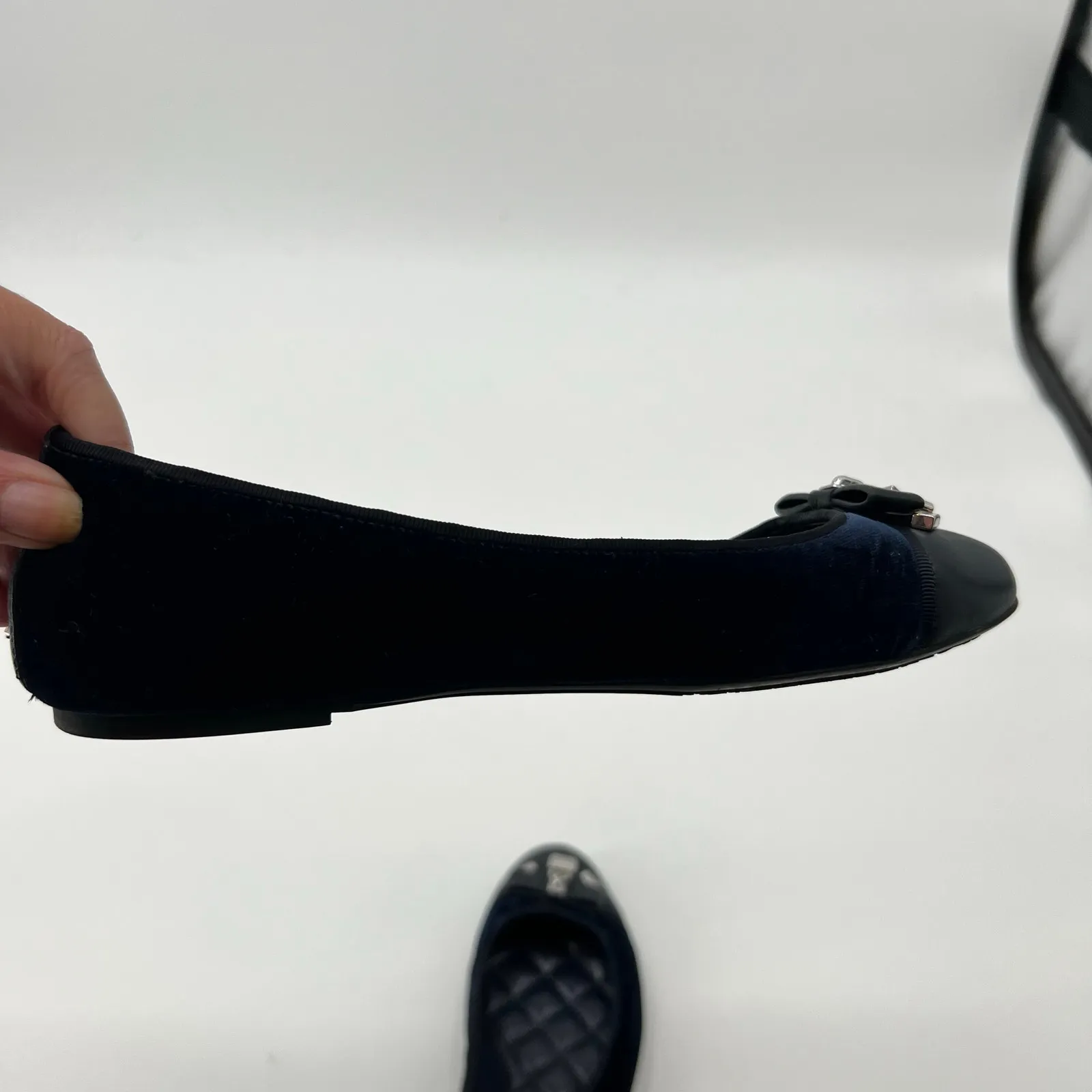 Michael Kors navy blue velvet alice ballet flat shoes silver hardware size 7 - Image 3