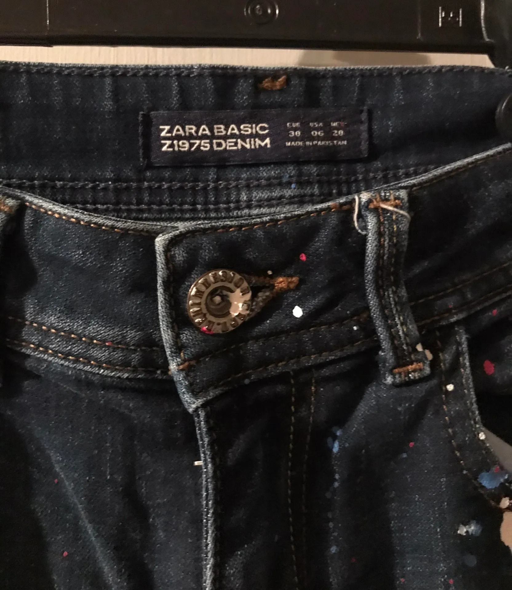 Mid Rise Cropped Jeans - Image 5