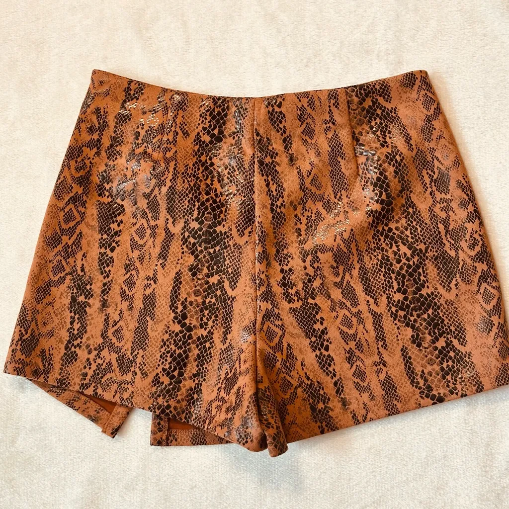 Haute Monde Tan Snake Print Skirt - Image 2