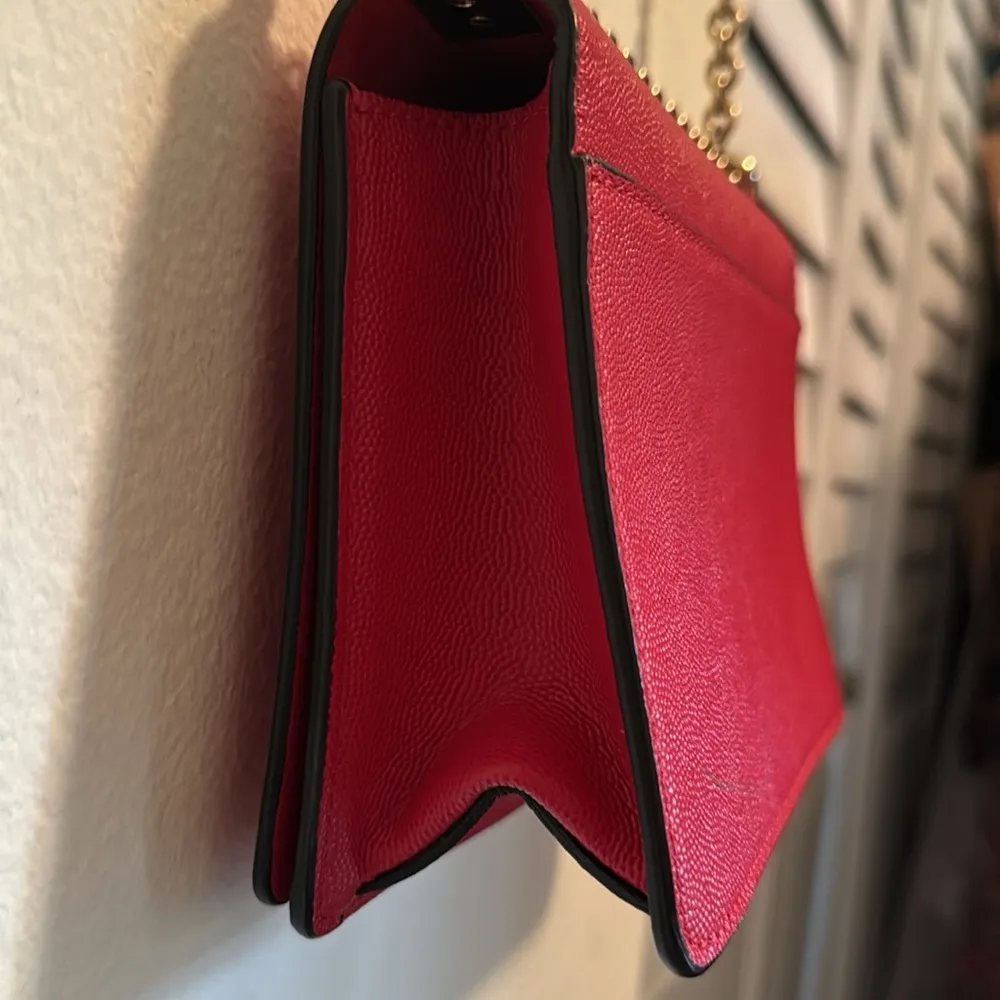 🌺🌺 Stunning  raspberry Furla with chain and leather cross body strap.🌺🌺 - Image 5