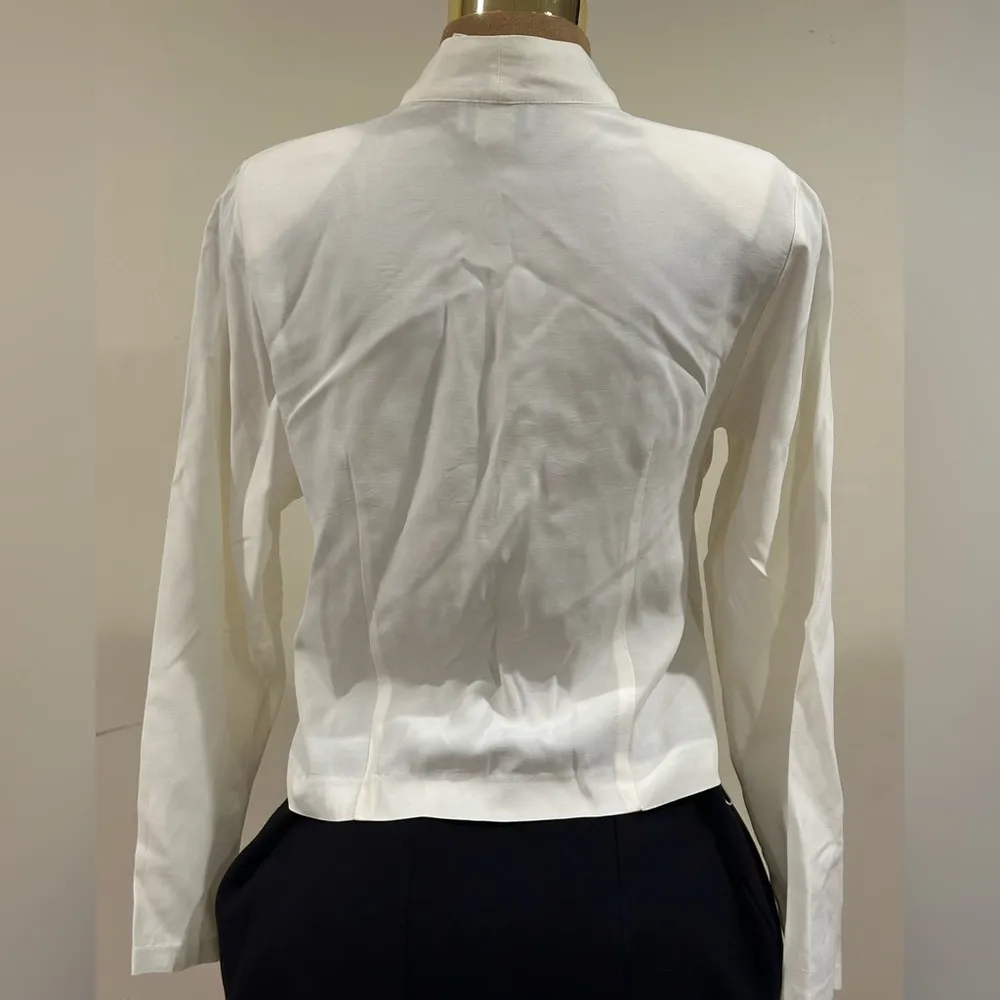 Willow Ridge Vintage Cream Button Down Pointed Hem Gold Buttons Blouse Sz 10 - Image 4