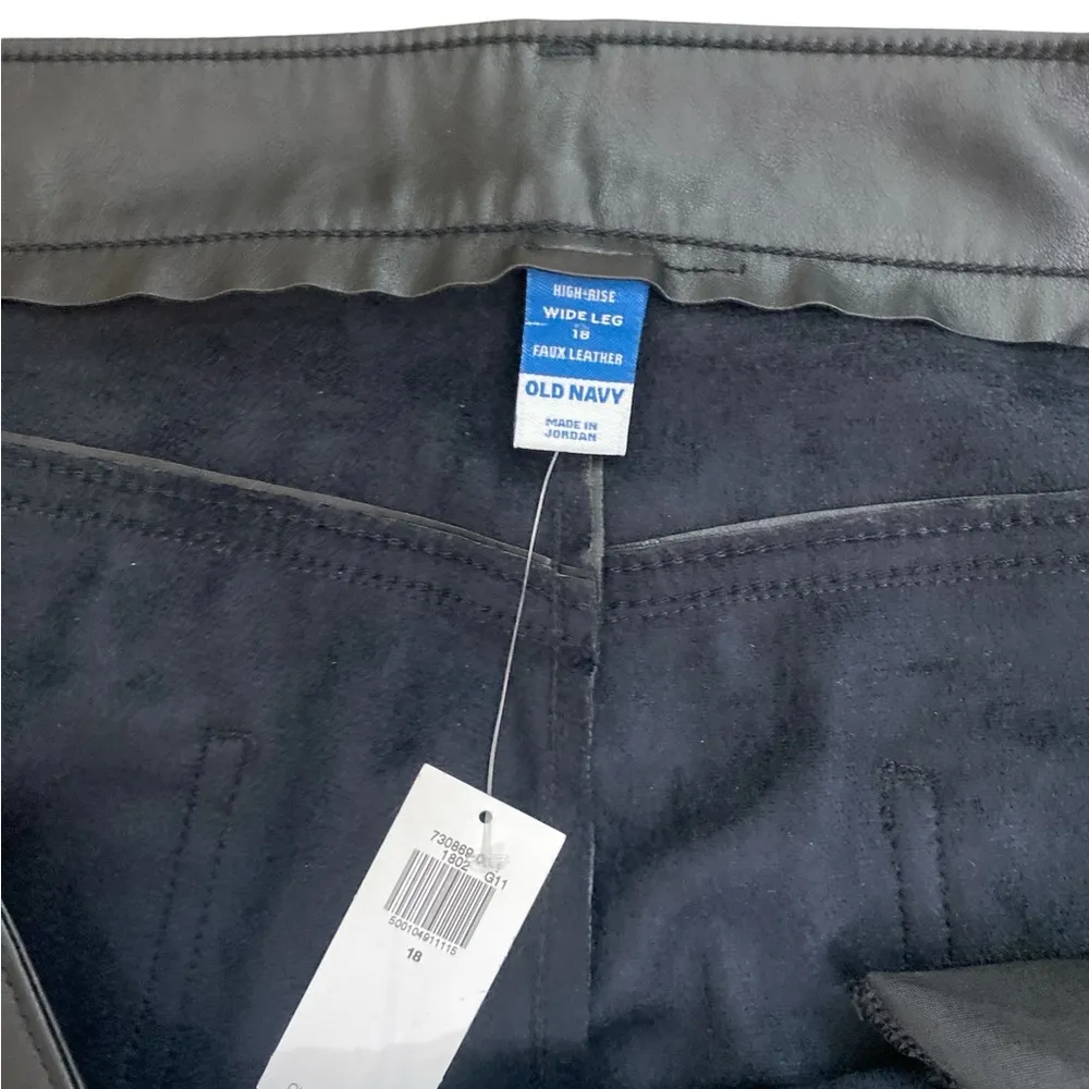 High rise faux leather cropped wide leg pants in black Jack - Image 4