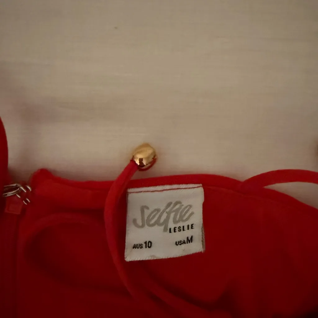 Selfie Leslie Red Ruched Dress - Image 4