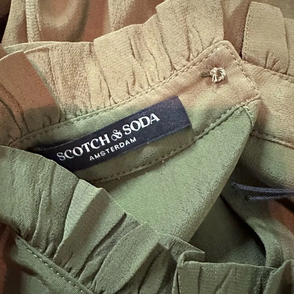 Scotch & Soda Ruffle Tiered Short Sleeve Mini Dress Size Medium US 8 Army Green - Image 4