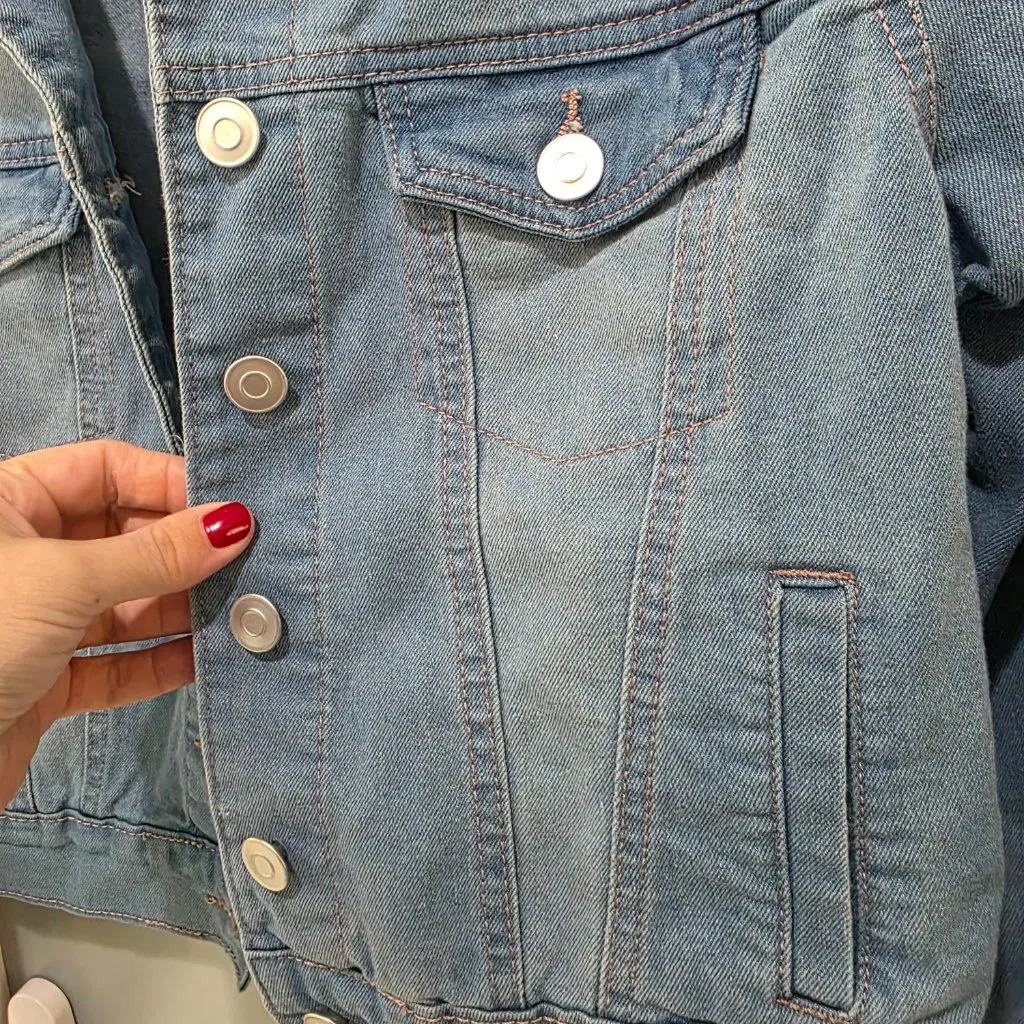 Baccini Light Wash Denim Jean Jacket – Women’s Small Button Front Classic - Image 8