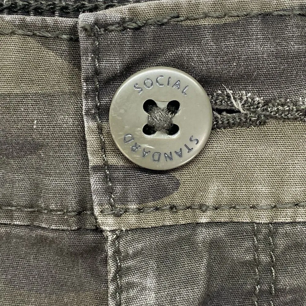 Social Standard‎ Sanctuary camo cropped pant jogger Womens Small cotton blend - Image 7