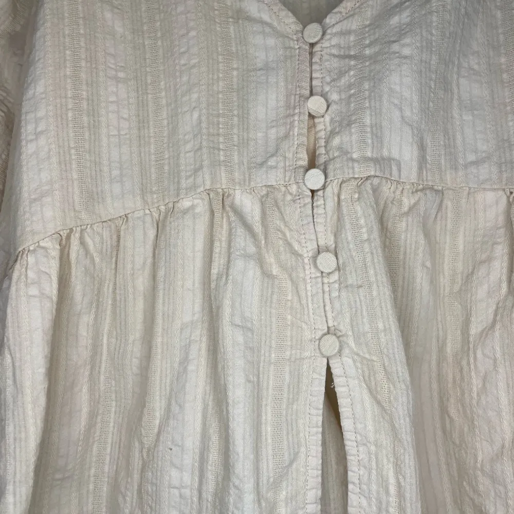 Trixxi  Button front Flowy crop size XL in cream - Image 3