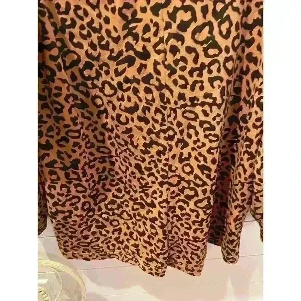 NWOT Entro Leopard Animal Print Long Sleeve Shorts Romper, sz S - Image 11