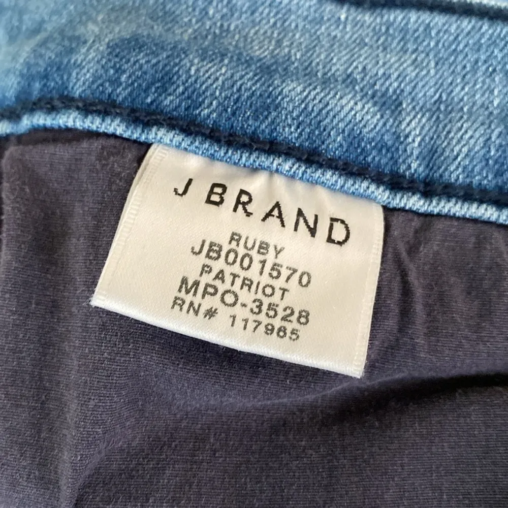 Womens Ruby High Rise Crop Jeans Size 26 Asymmetrical Hem
Patrio… - Image 6