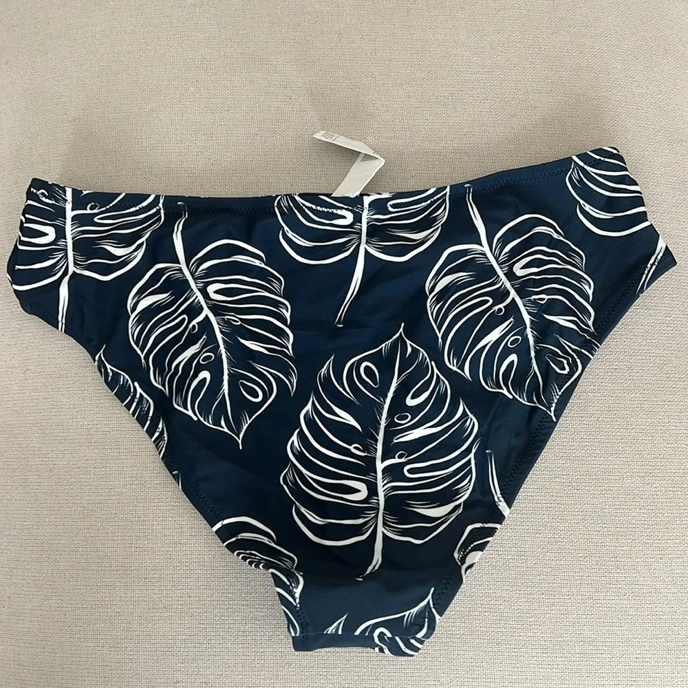 Cupshe Navy Leaf-Print Bikini Bottom Size M New w/Tag - Image 2