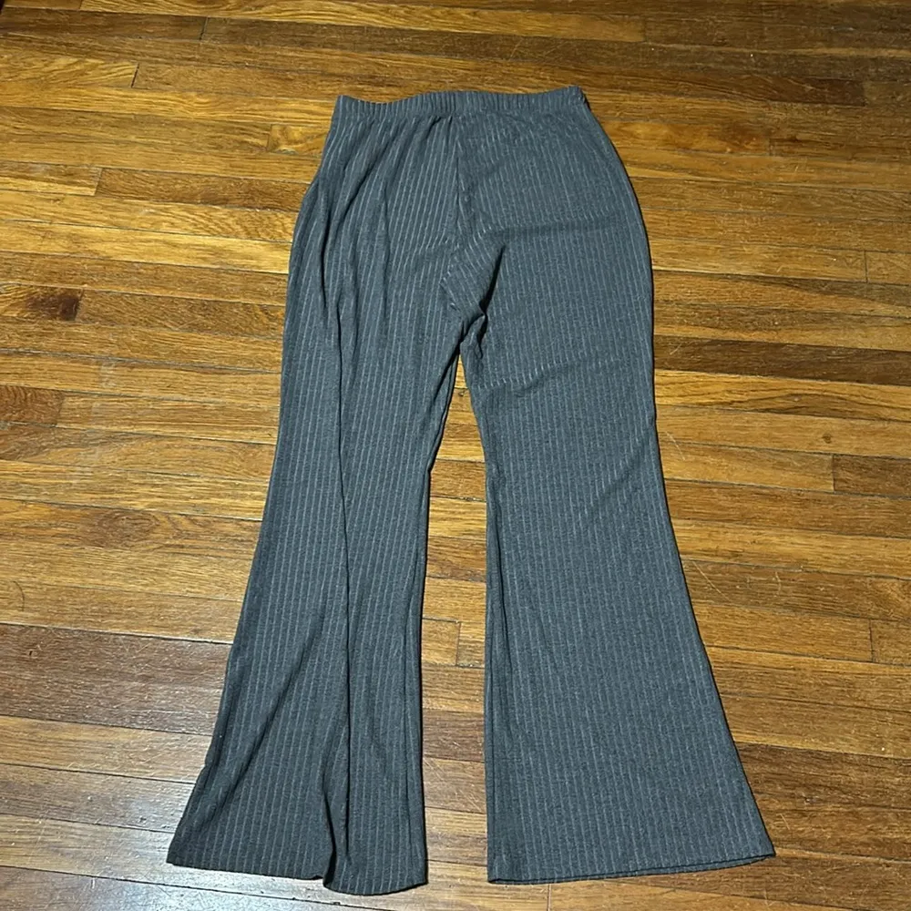 Maurices Women’s Ribbed Pull On Pants, Gray, Sz Medium - Image 3