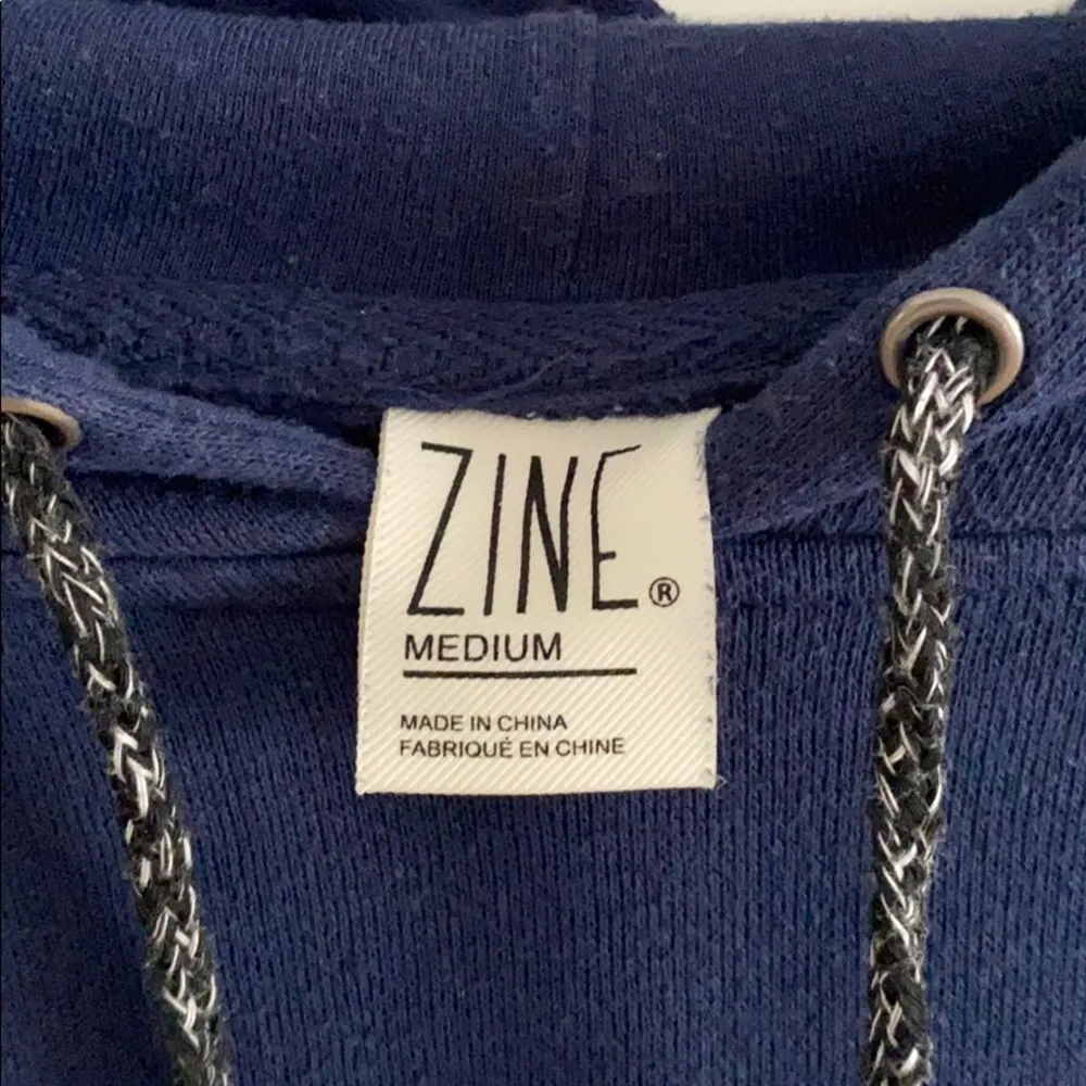 Zumiez Color-Block Hoodie - Image 2