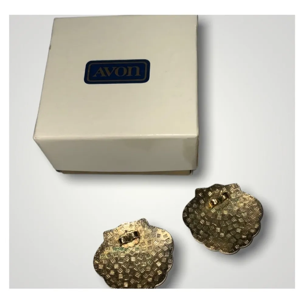 Cloisonné Clamshell Pierced Earrings Avon 1” Peach, Orange, Burgundy Orange - Image 3