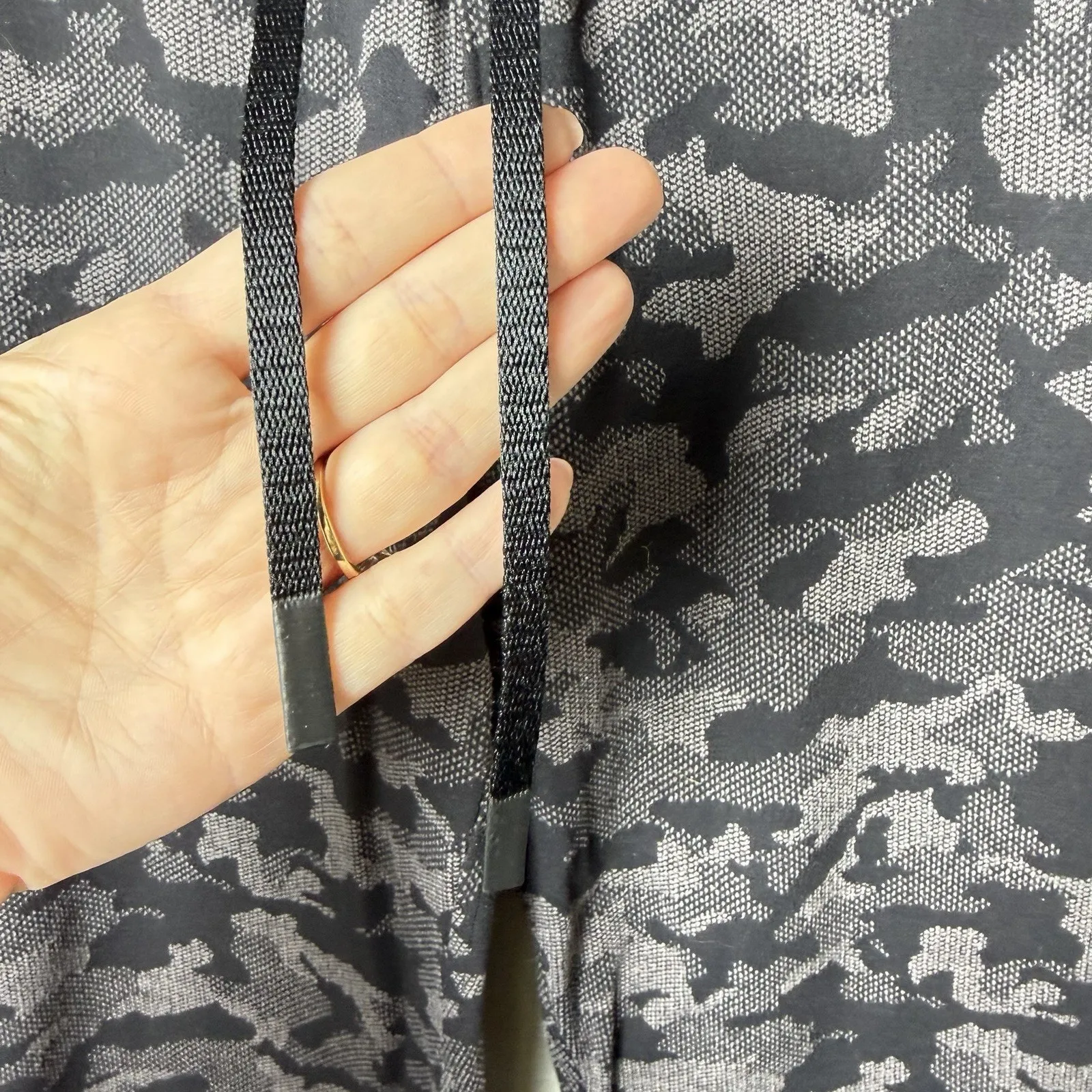 Lululemon Ready To Rulu Jaquard Camo Lunar Black/Grey Cropped Jogger Womens 10 - Image 5