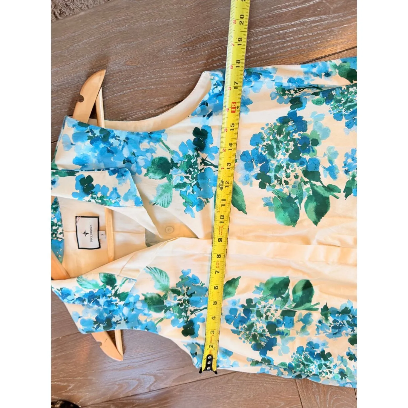 TUCKERNUCK Water's Edge Hydrangea Sleeveless Charlie Size Small - Image 6