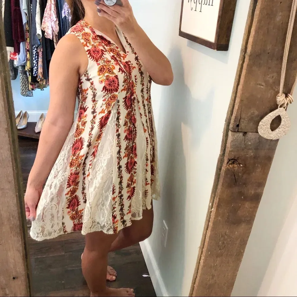 coco + jaimeson small floral lacy babydoll dress - Image 5