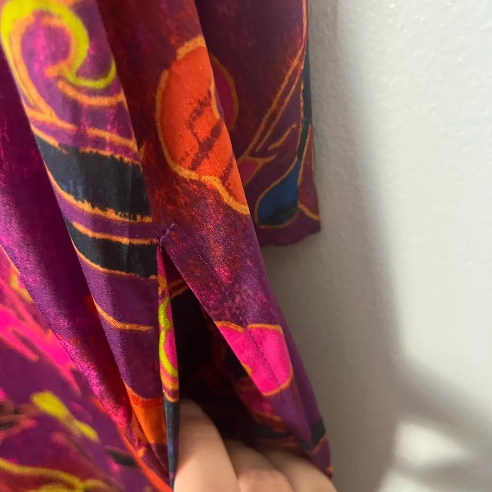 Natori Matte Satin Caftan in plum multi size XL Front Zip - Image 7