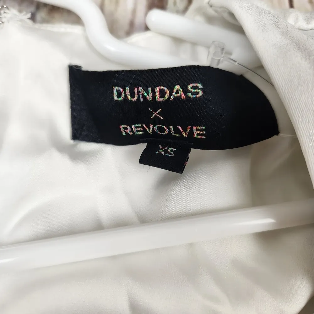 DUNDAS x  Harlow Mini Dress in Metallic Ivory XS *No Brooch* - Image 9