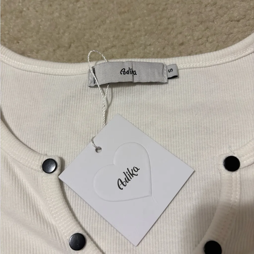 Adika White Cropped Long Sleeve - Image 2