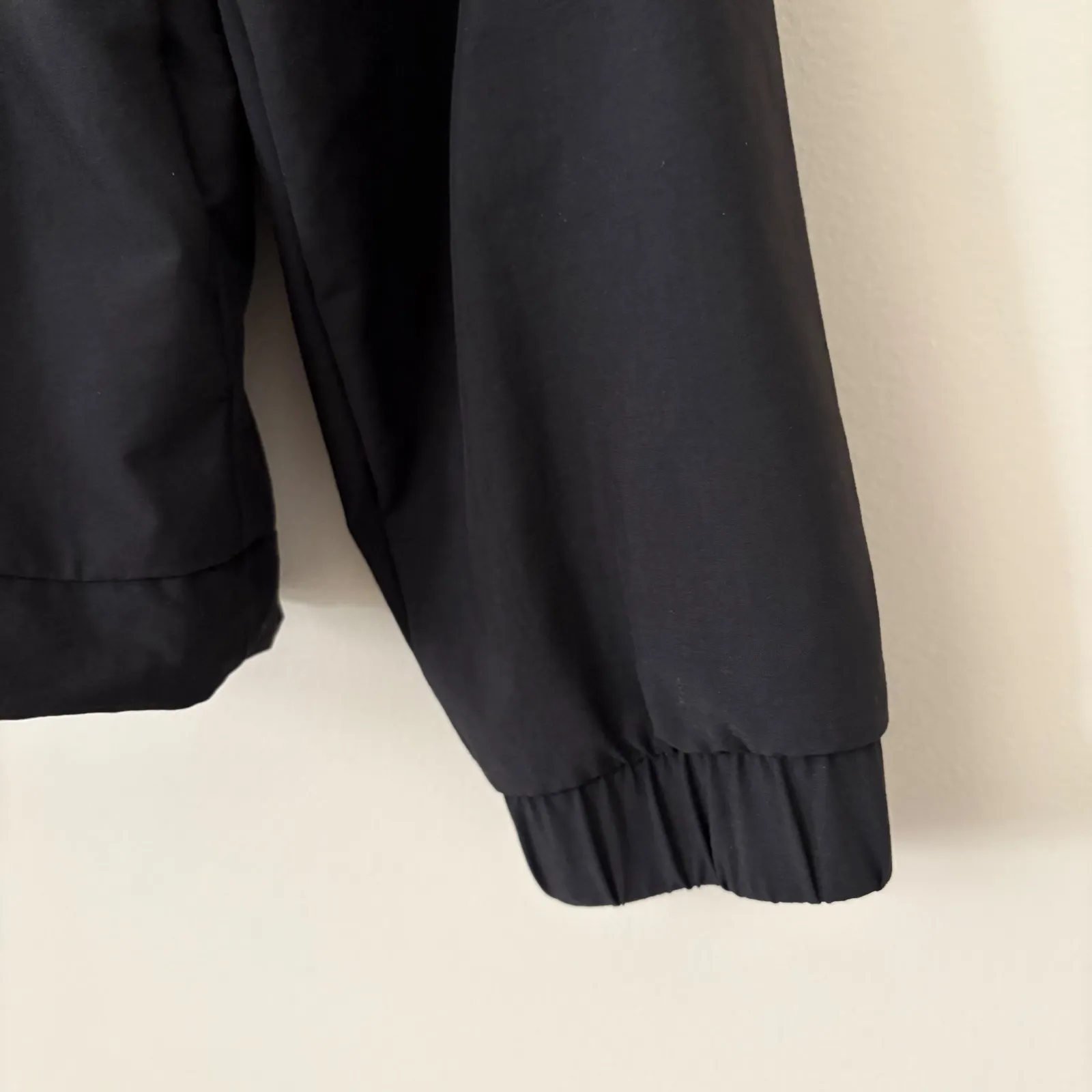 GapFit Women's Black Pullover Commuter Jacket Snap Button Mock NeckSleeve Size M - Image 7