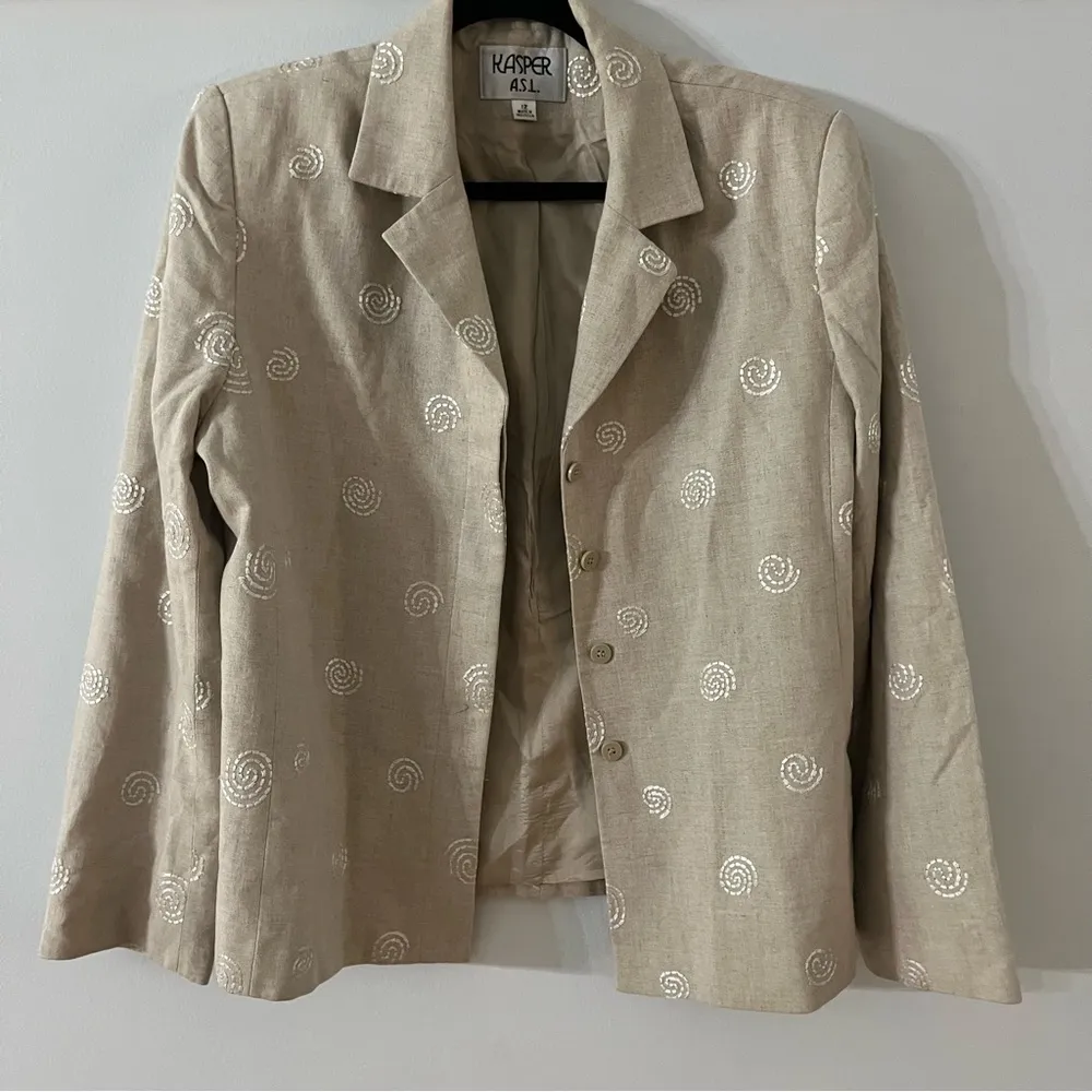 Kasper women’s linen blend embroidered blazer- Size 12 - Image 2