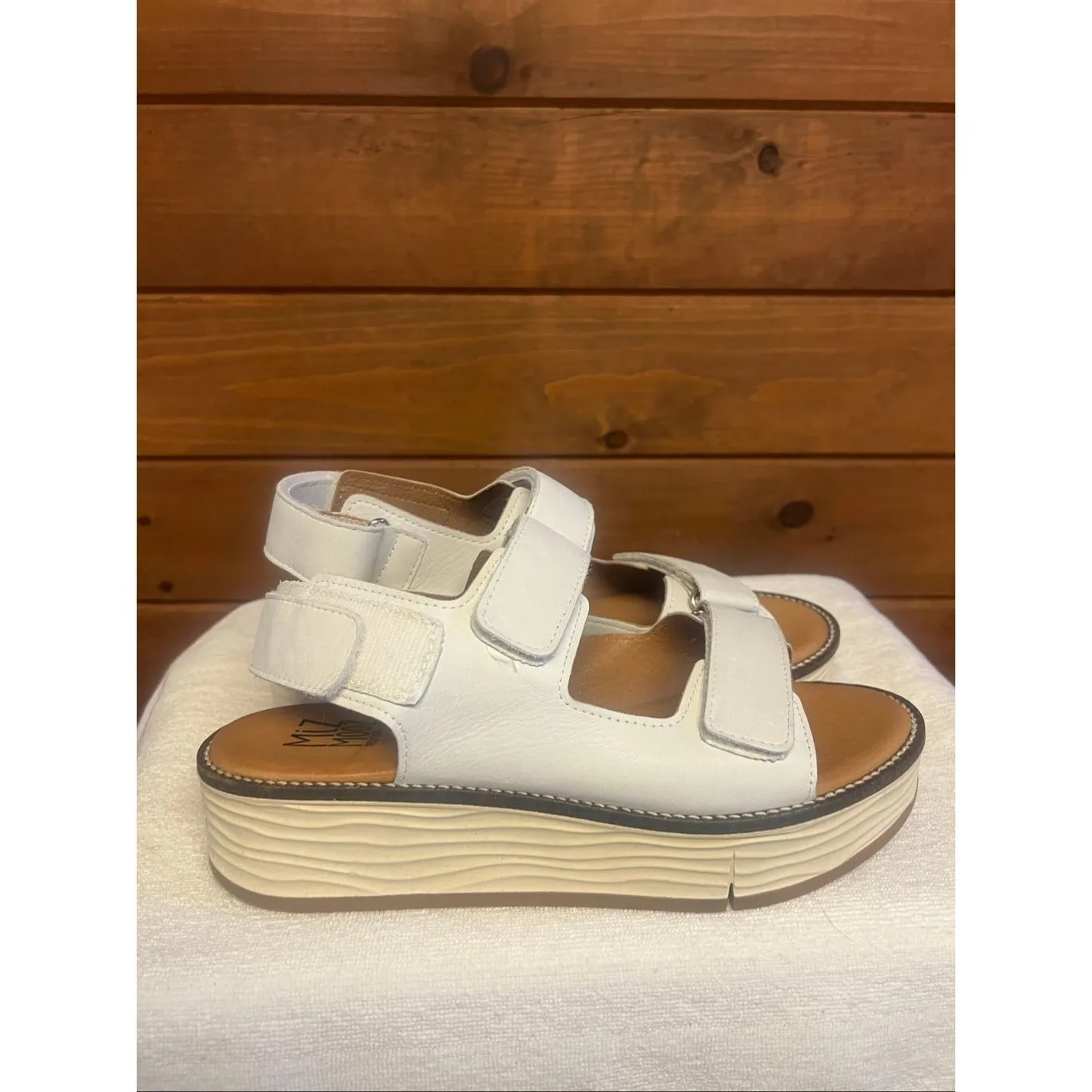 Miz Mooz Violetta sport Leather sandals White Sz 40 9-10 NWOB - Image 2
