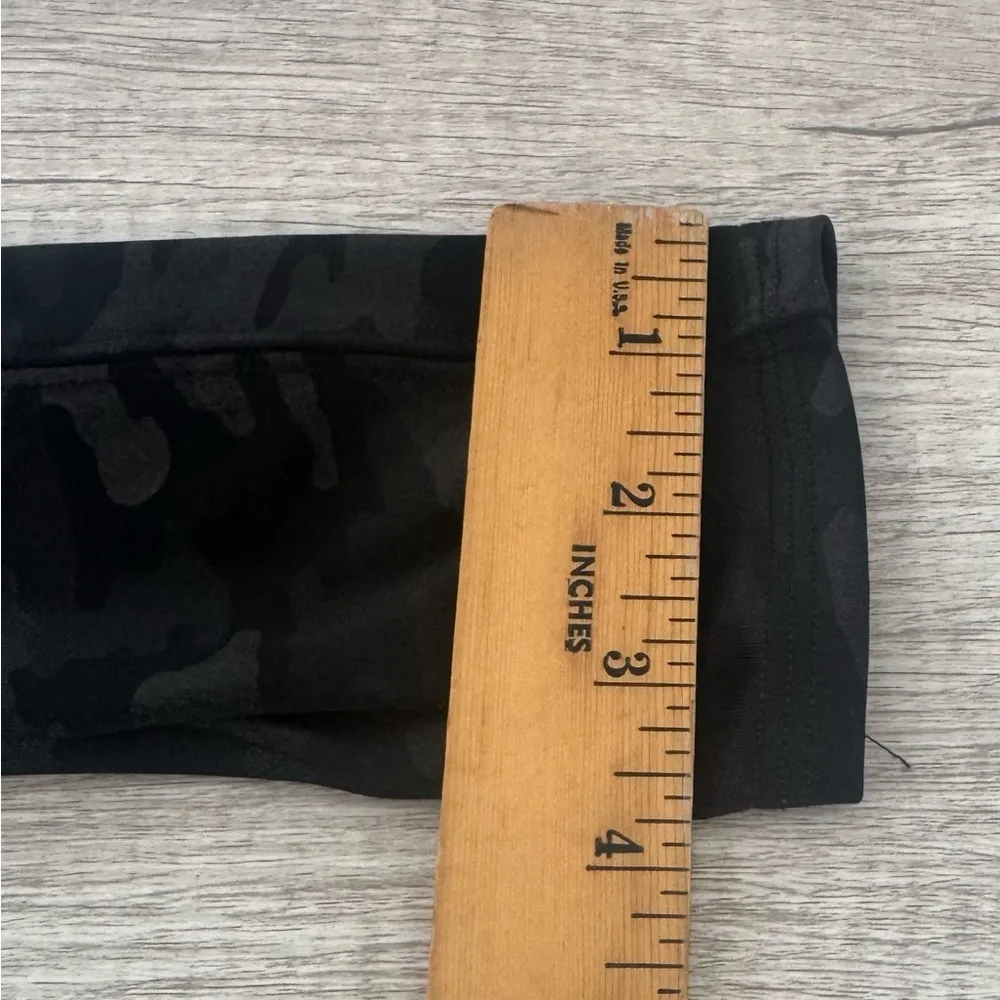 Spanx Faux Leather Camo Leggings Sporty Gorp Rock Streetwear Shaping Size XS - Image 4