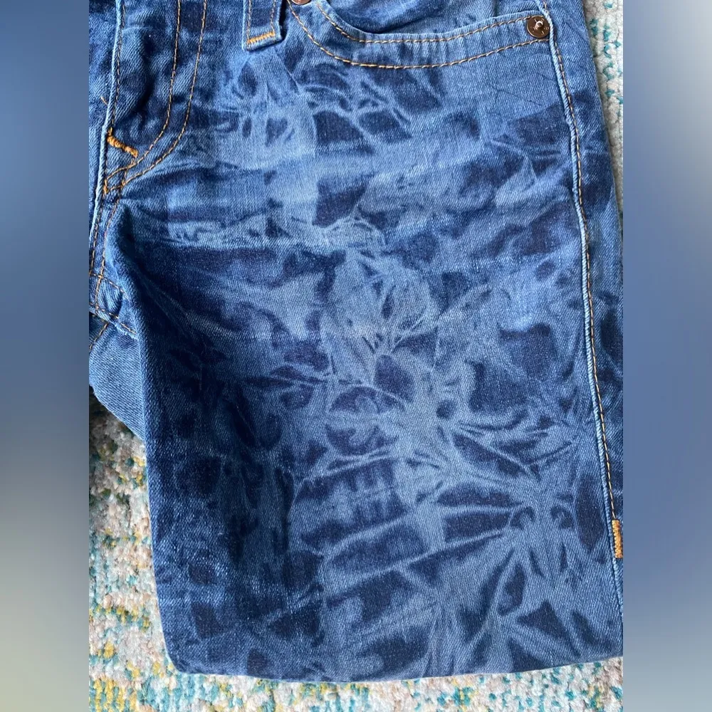 True Religion blue tie dye pattern skinny jeans with flap pockets, size 30 - Image 4