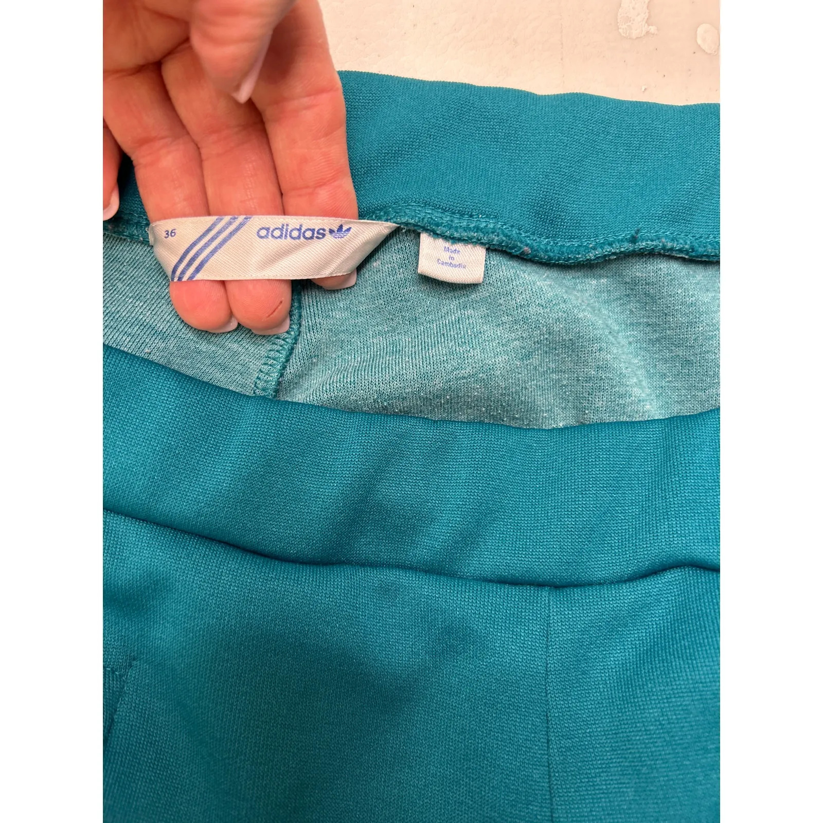 Adidas cropped straight leg joggers in dark turquoise. 2008. Made in Canada Sz 4 - Image 4