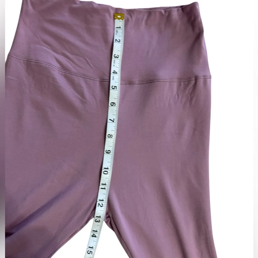 lavender purple athletic workout yoga high rise stretchy pants size s/m - Image 4