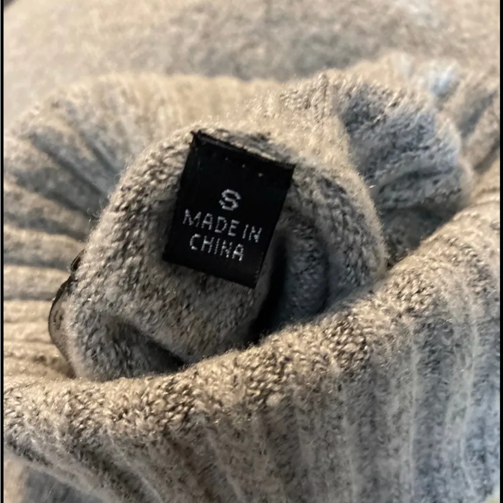 Cyrus  Womens Side Slits Long Sleeve Turtleneck Sweater Gray Small (29) - Image 4