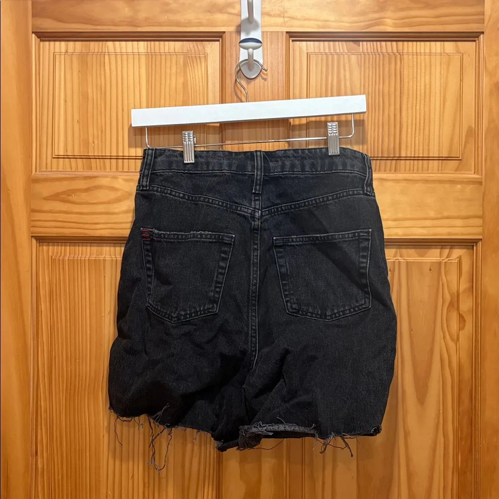 Urban Outfitters BDG Size 28 Black Denim High-Rise 90s Long Inseam Short - Image 3