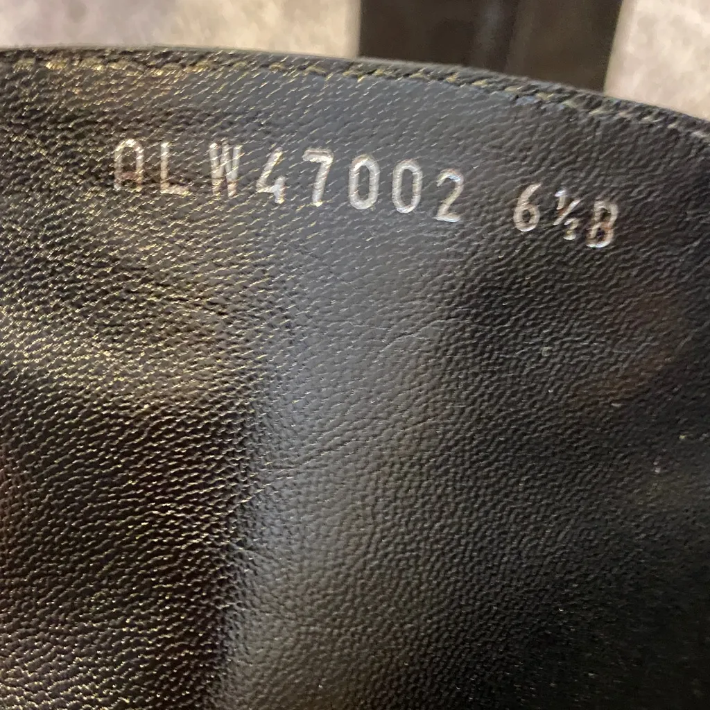 Elegant Black Knee-High Women's Boots - Image 4