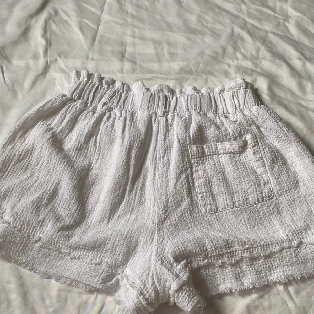 High Waist White Textured Shorts Size M - Image 10
