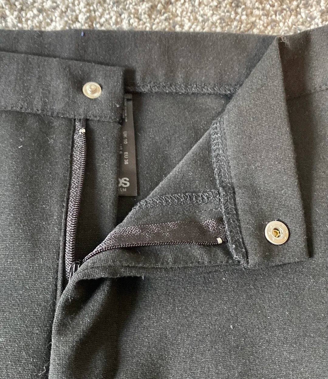 Black High Waisted Skinny Fit Slacks Size 6 - Image 3