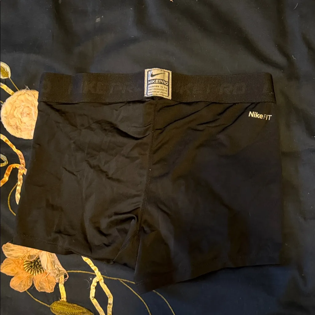 Nike Pro Women's Black Spandex Shorts - Image 3